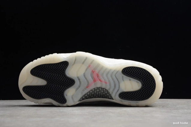 Cheap Jordan Low Bone 11 CD6846-002 Air Snake Light SE 0710
